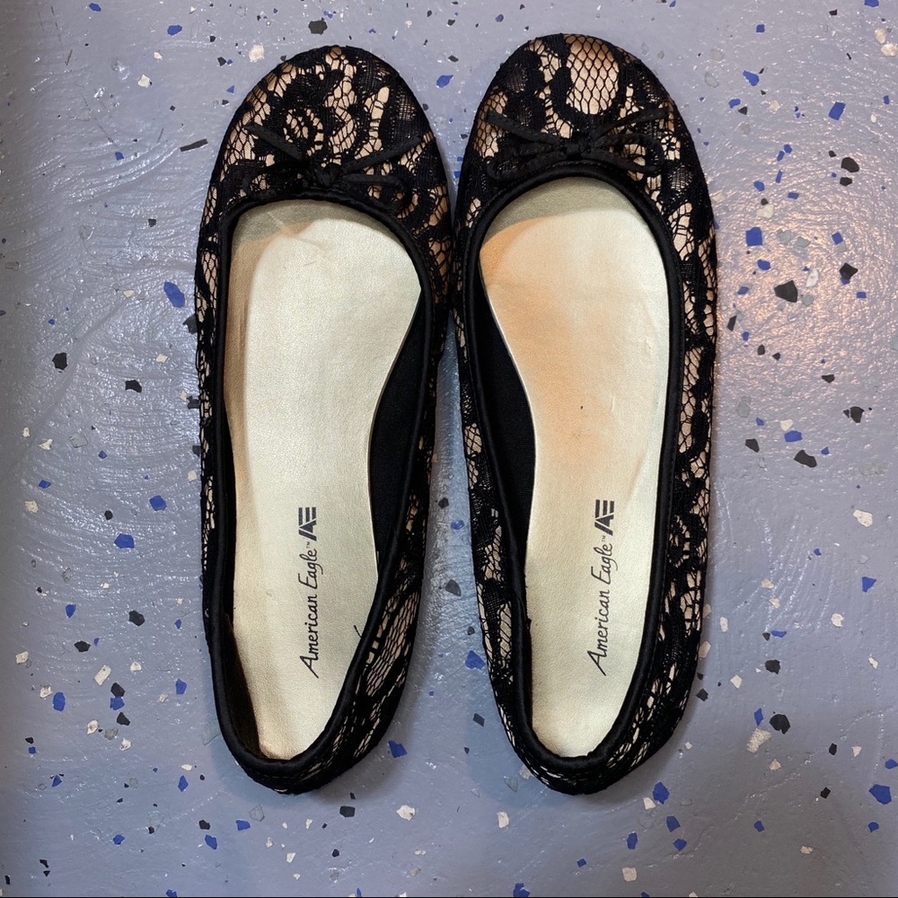 EUC American Eagle Lace Flats size 6